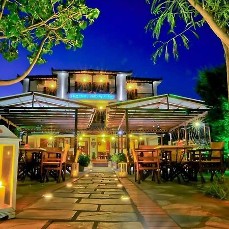Pegasus Hotel & Coastal Cafe Кала-Нера Экстерьер фото