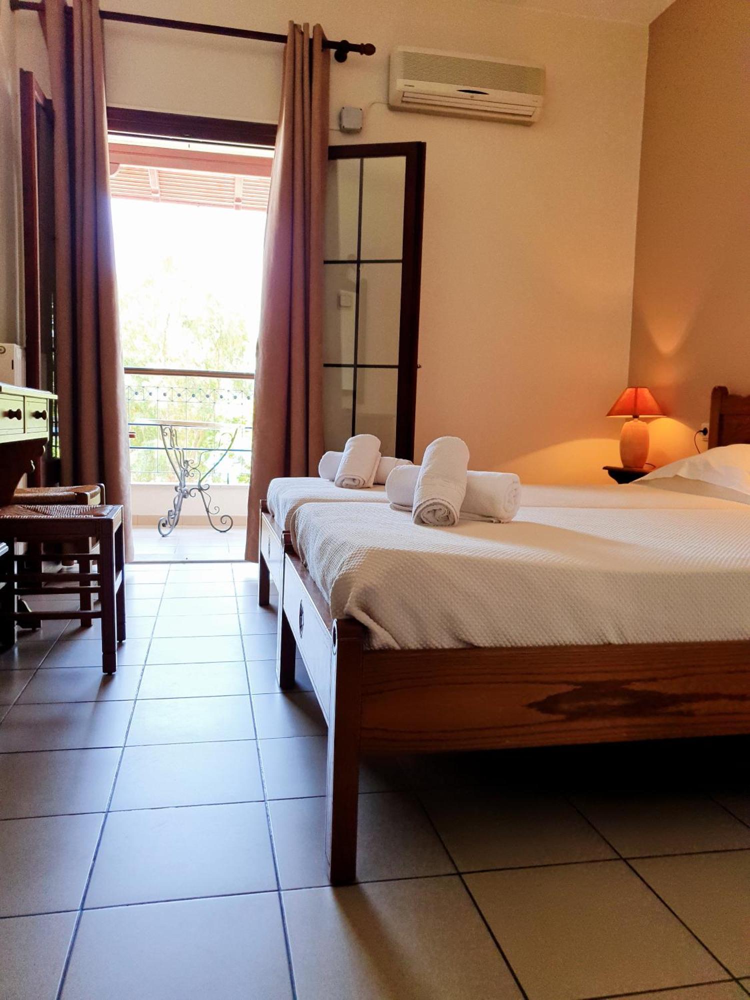 Pegasus Hotel & Coastal Cafe Кала-Нера Номер фото