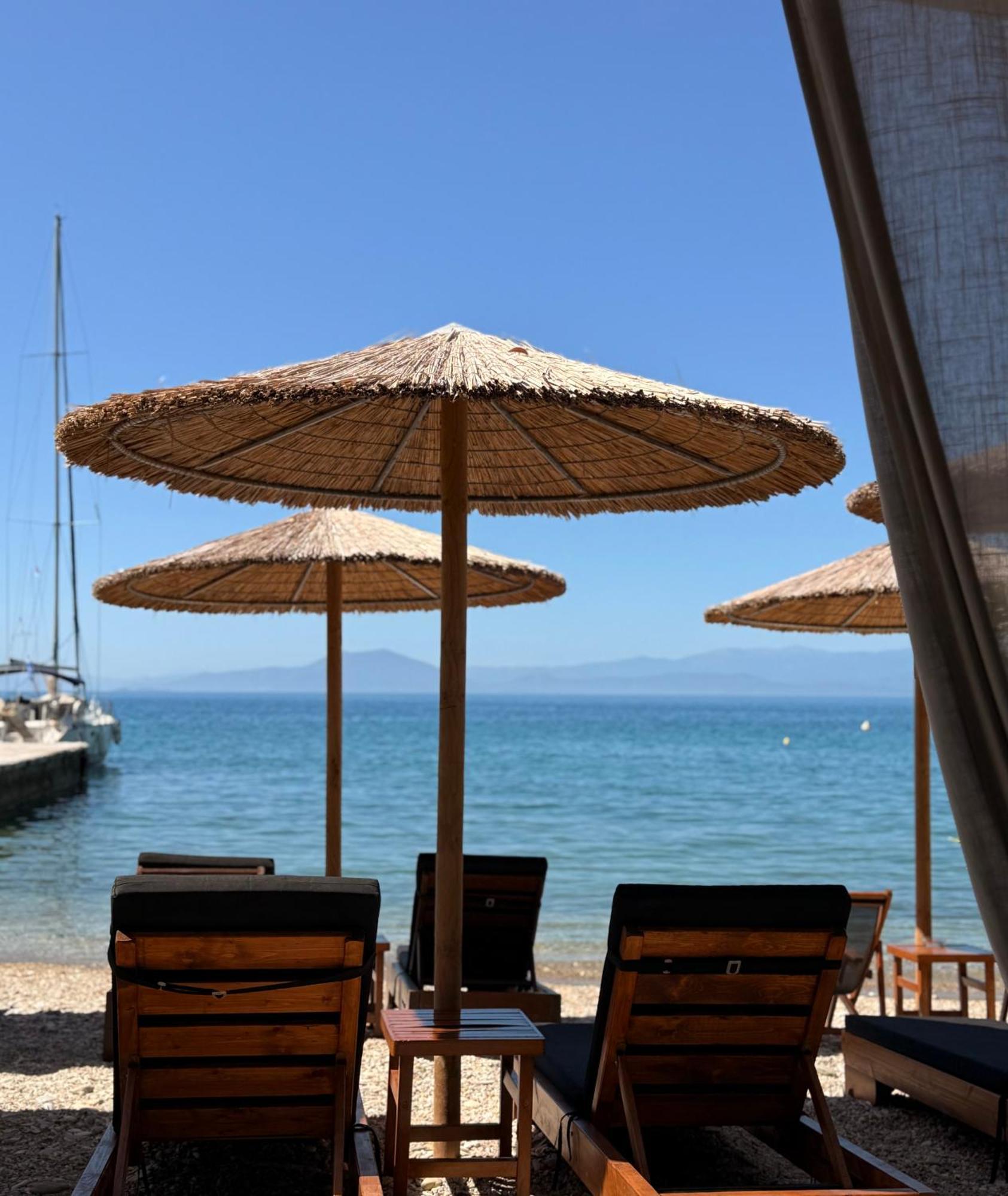 Pegasus Hotel & Coastal Cafe Кала-Нера Экстерьер фото
