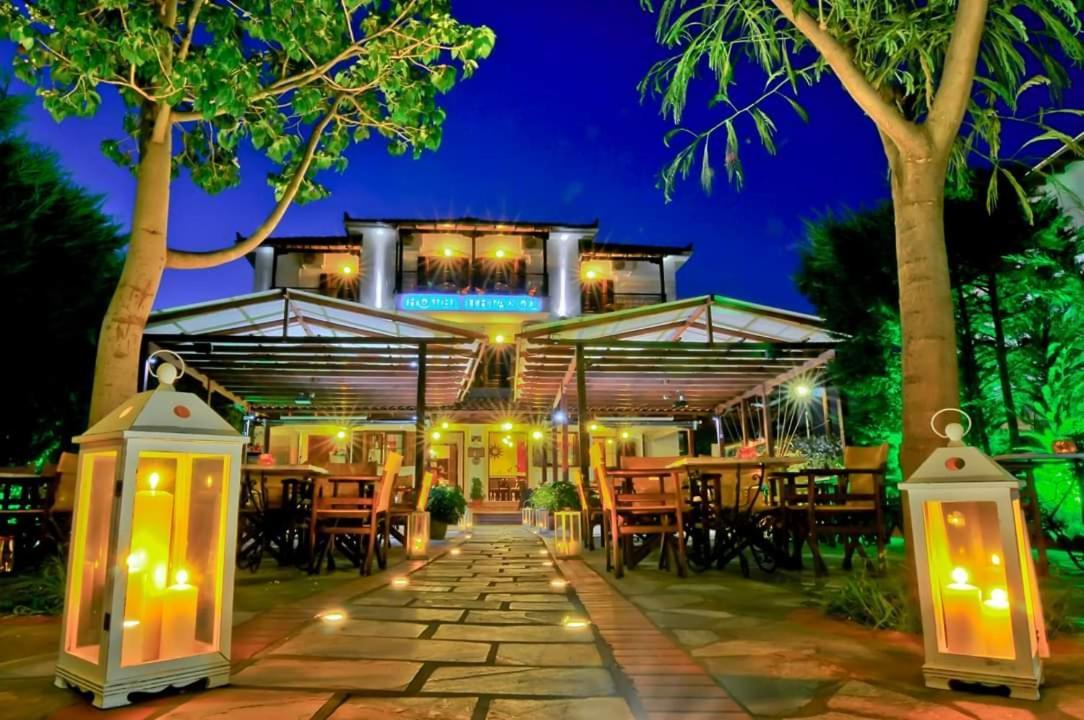 Pegasus Hotel & Coastal Cafe Кала-Нера Экстерьер фото